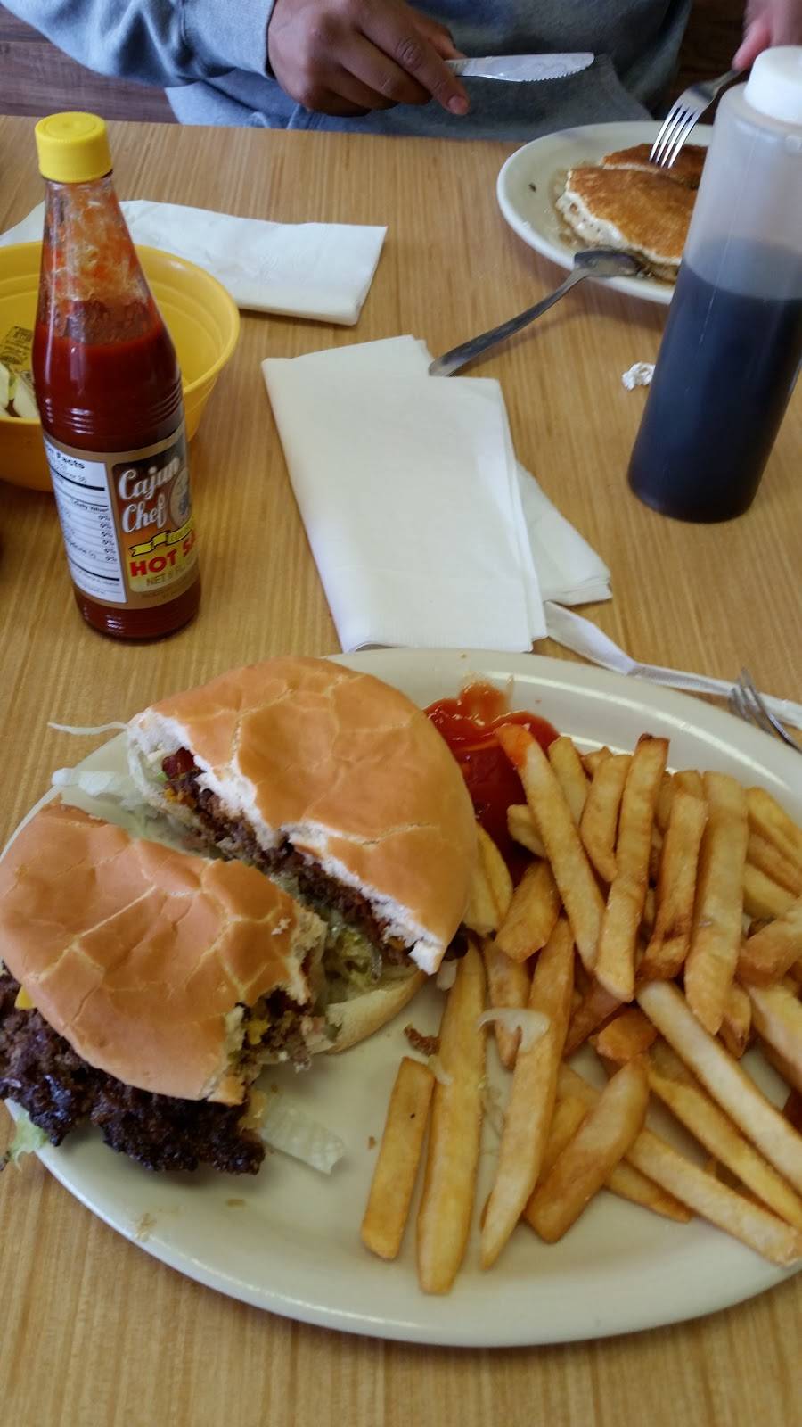 Garland Cafe | restaurant | 2334 W Buckingham Rd # 240, Garland, TX 75042, USA | 9722764008 OR +1 972-276-4008