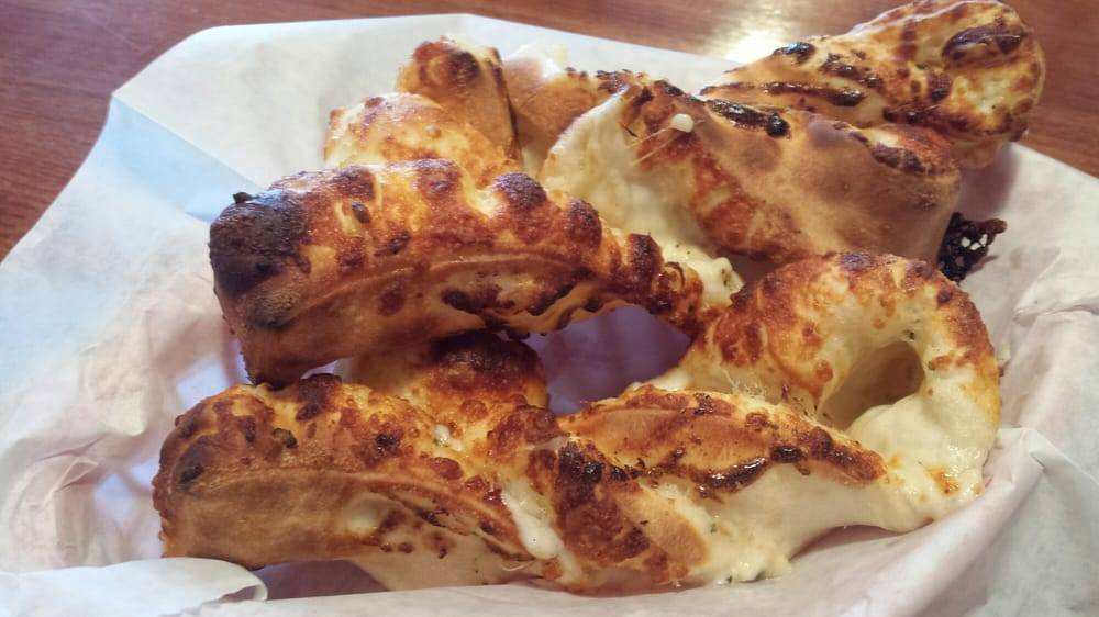 Straw Hat Pizza | restaurant | 540 Bogue Rd W-2, Yuba City, CA 95991, USA | 5306715150 OR +1 530-671-5150