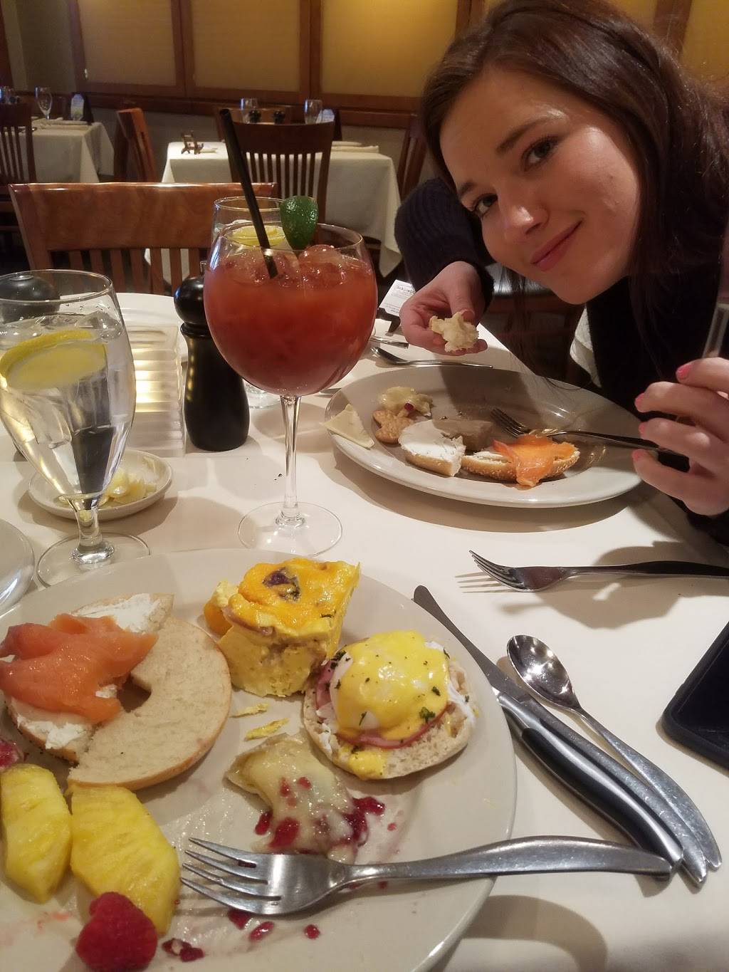 Schlesingers Steakhouse | restaurant | 1106 William Styron Square S, Newport News, VA 23606, USA | 7575994700 OR +1 757-599-4700