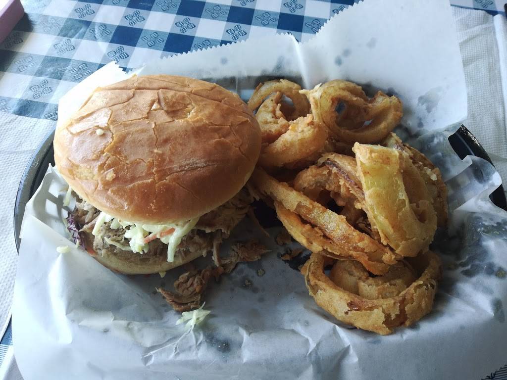 Blue Ridge BBQ & Catering | restaurant | 21700 Timberlake Rd, Lynchburg, VA 24502, USA | 4342661223 OR +1 434-266-1223