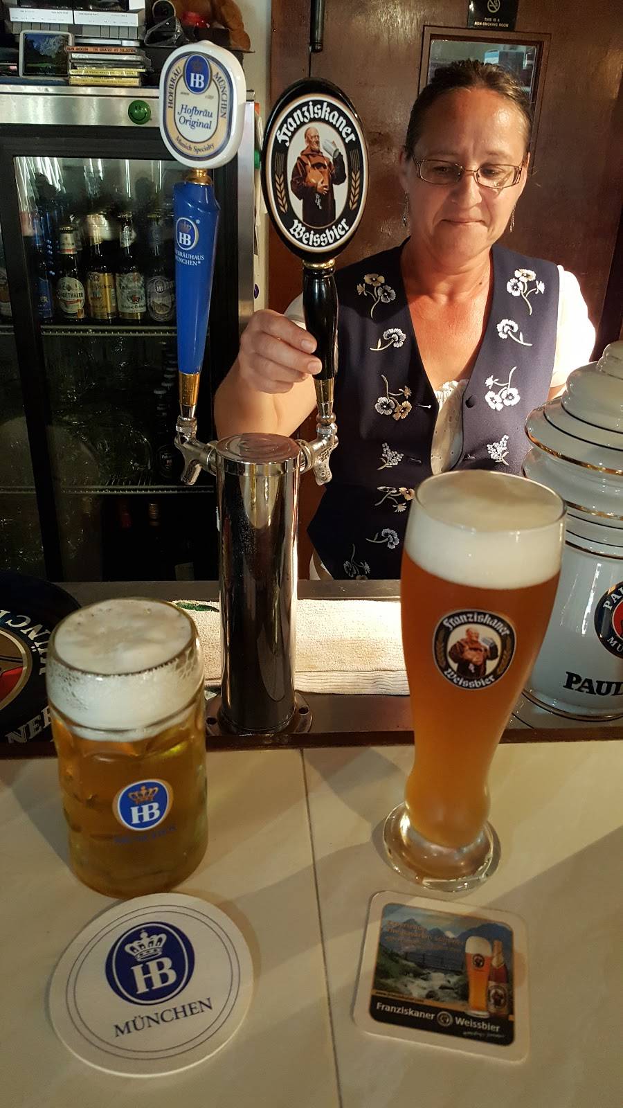 Sandras German Restaurant | restaurant | 7115 Gulf Blvd, St Pete Beach, FL 33706, USA | 7273634414 OR +1 727-363-4414