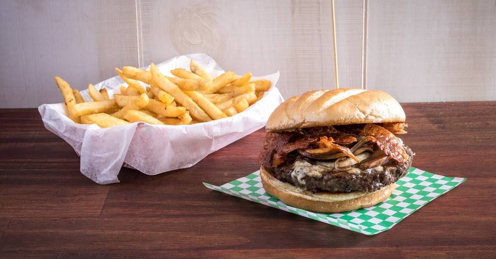 Fratellis Corner Crust Pizzeria | restaurant | 377 John Fitch Hwy, Fitchburg, MA 01420, USA | 5087992500 OR +1 508-799-2500