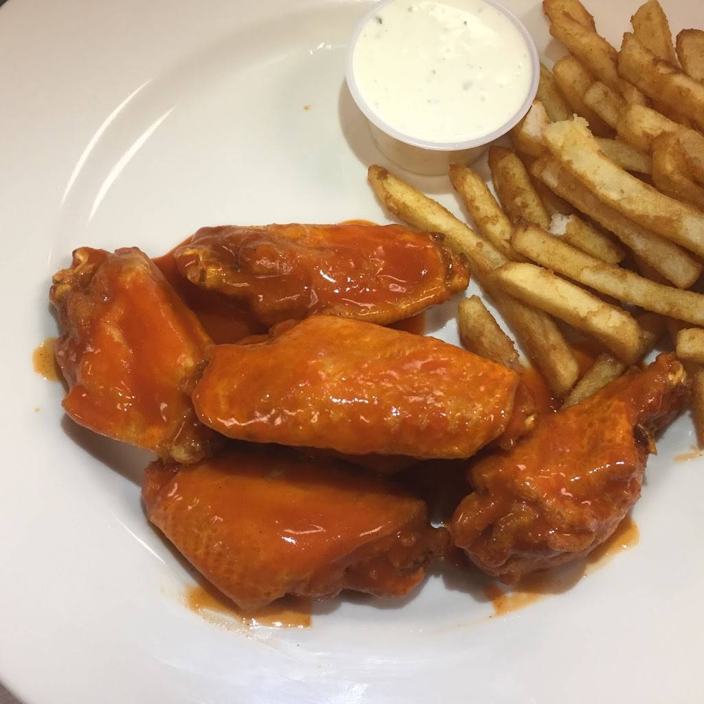 Famous Buffalo Wings & Things | restaurant | 8208 E Colfax Ave, Denver, CO 80220, USA | 3033550098 OR +1 303-355-0098