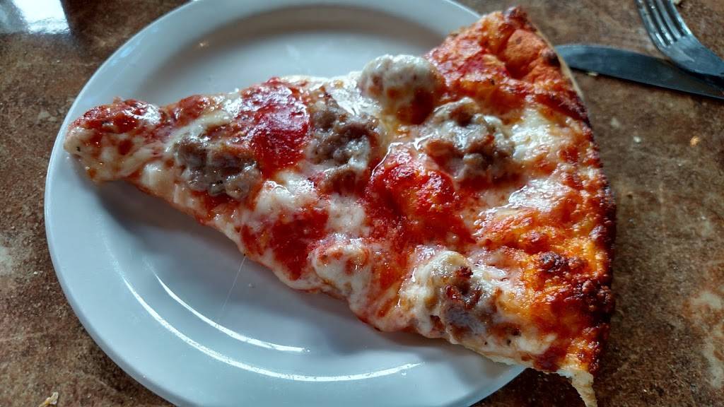 Frankie Feds Pizza-Pasta House | restaurant | 831 State Route 33, Freehold, NJ 07728, USA | 7322941333 OR +1 732-294-1333