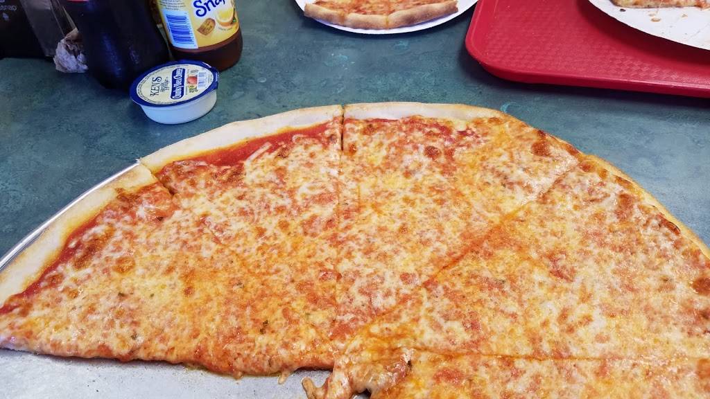 Luigi Pizza | restaurant | 20515 35th Ave, Flushing, NY 11361, USA | 7184235400 OR +1 718-423-5400
