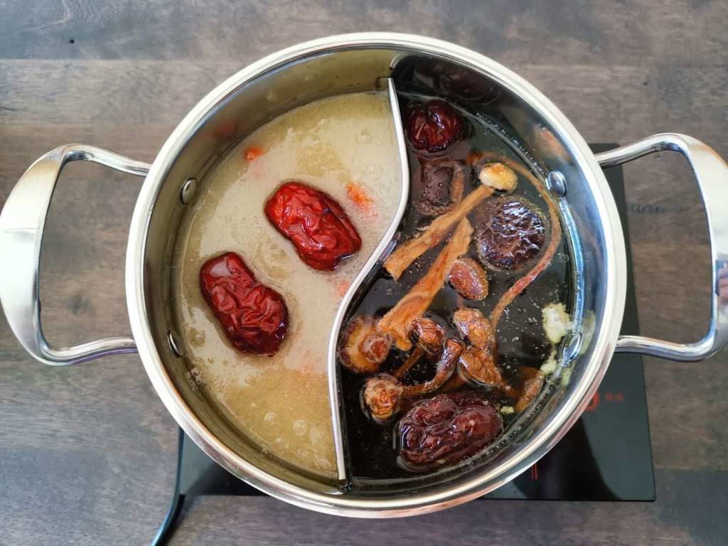 小锅兒 Lil Pot | restaurant | G1 - 220 King St N N2J 3Y7, Waterloo, ON N2J 2Y7, Canada | 5199548666 OR +1 519-954-8666