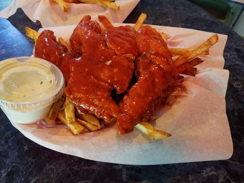 Sneakers Bar & Grill | restaurant | 13870 Stead Blvd A, Reno, NV 89506, USA | 7759725529 OR +1 775-972-5529