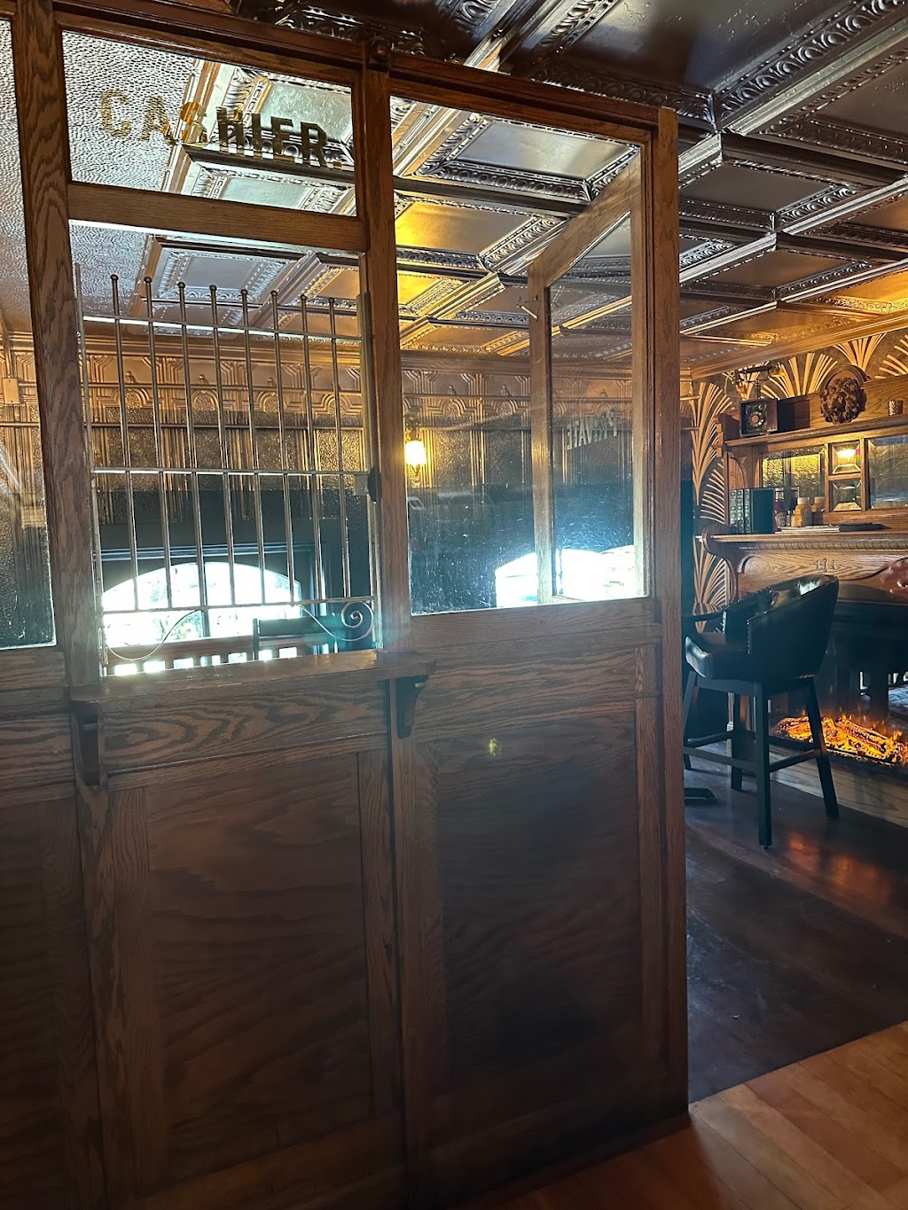 Galena Lions Den Speakeasy | restaurant | 109 S Main St, Galena, IL 61036, USA | 7792021312 OR +1 779-202-1312