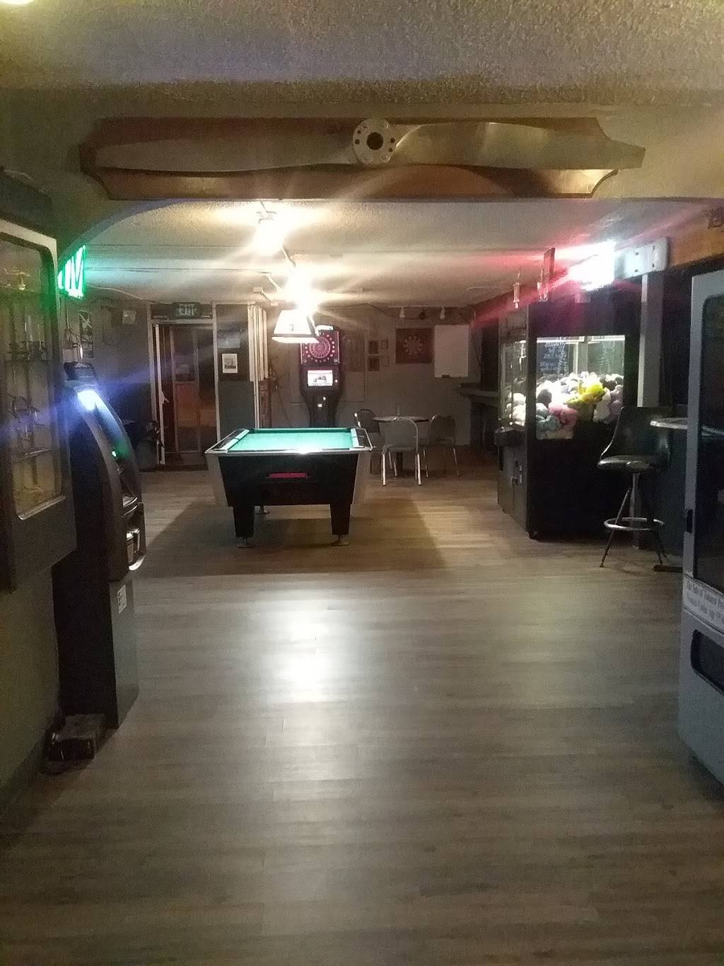 Flight Deck Pizza | restaurant | 832 W International Airport Rd, Anchorage, AK 99518, USA | 9075610077 OR +1 907-561-0077