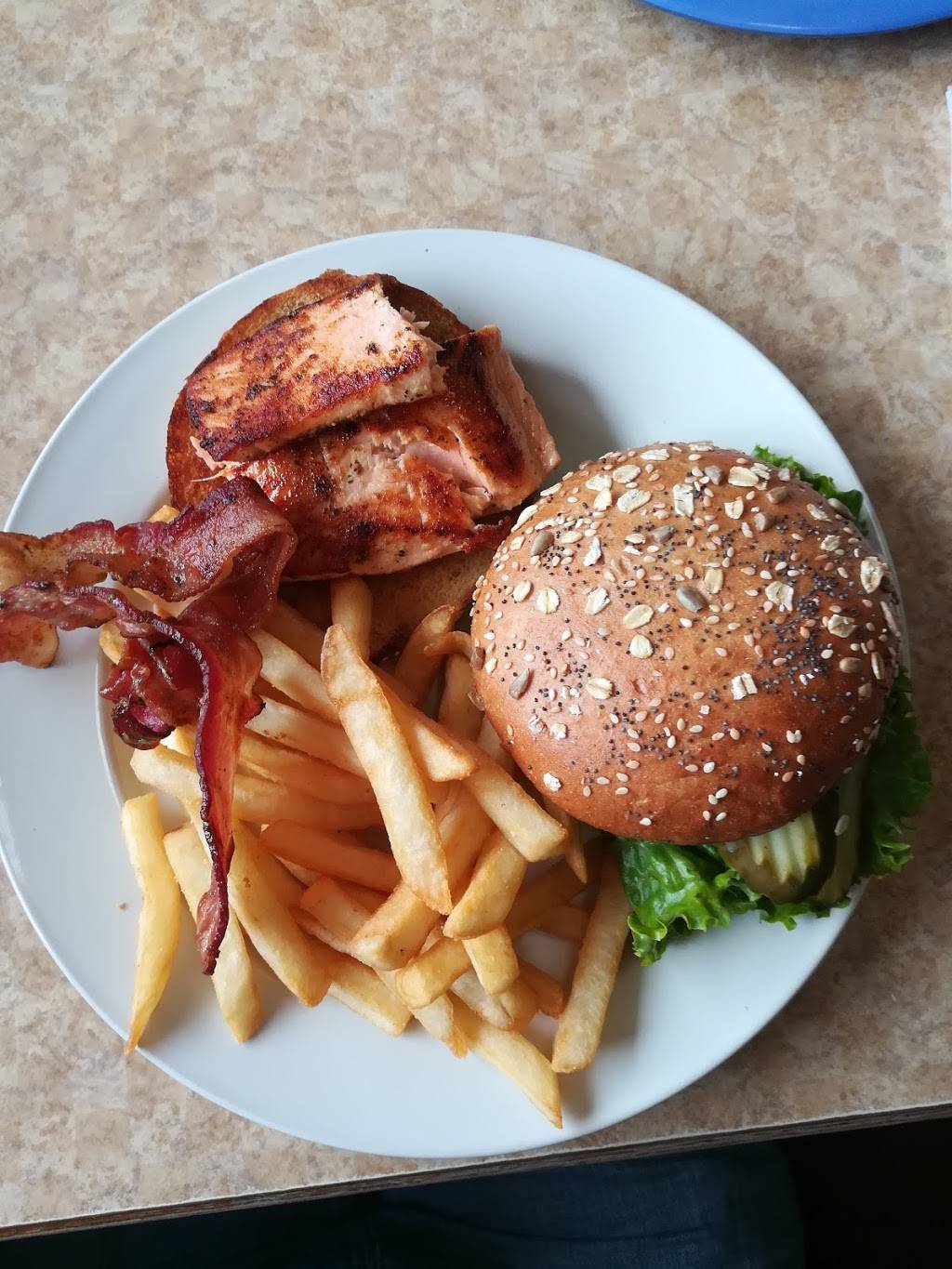 Santa Cruz Diner | restaurant | 909 Ocean St, Santa Cruz, CA 95060, USA | 8314267151 OR +1 831-426-7151