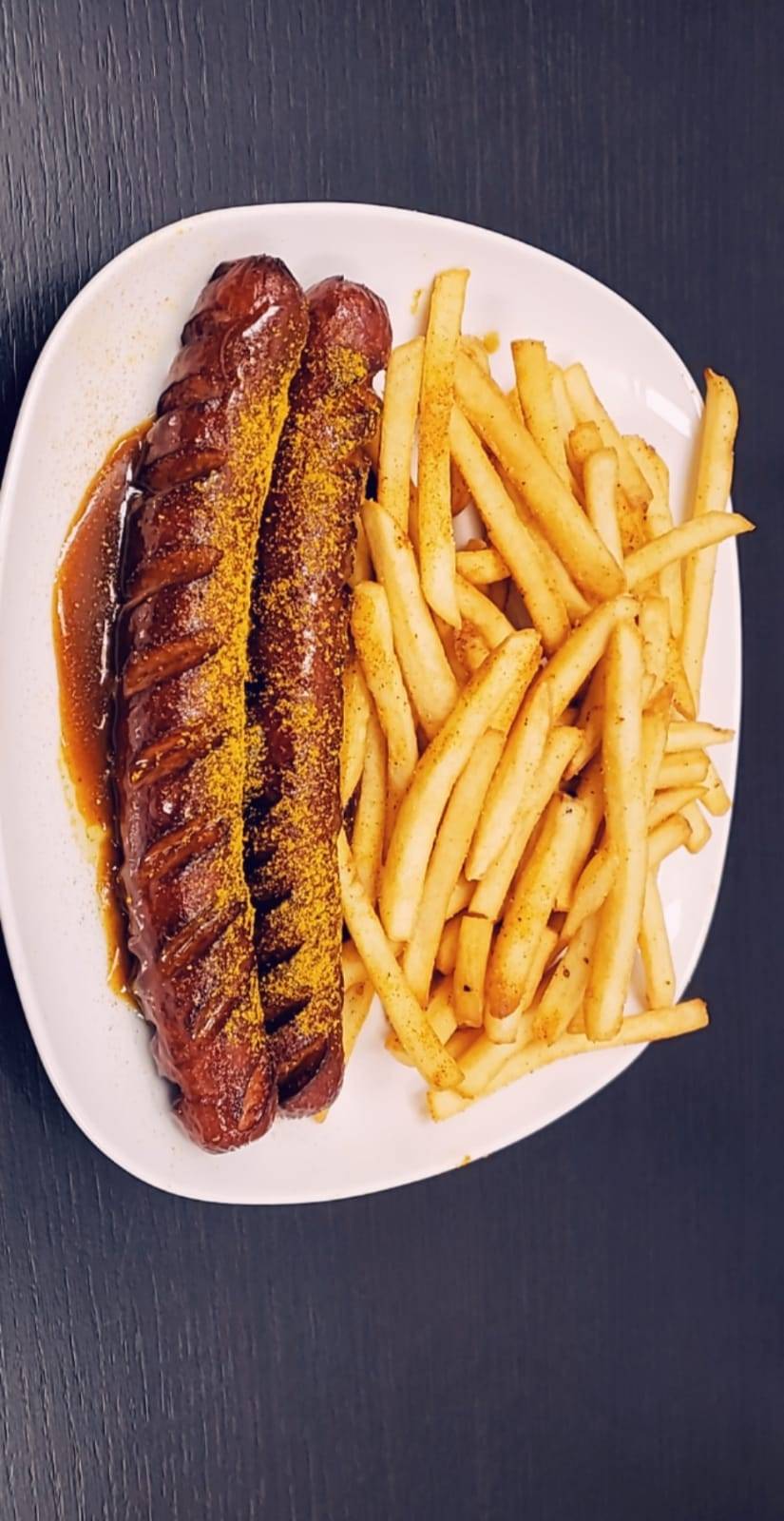 Zaffron Grill | restaurant | 901 Lansdowne St W, Peterborough, ON K9J 1Z5, Canada | 7057493234 OR +1 705-749-3234