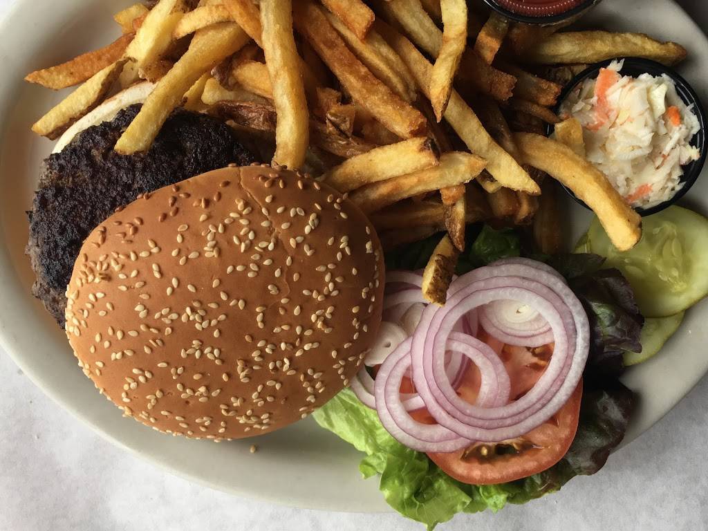 Raccoon Saloon | restaurant | 1330 Rte 9W, Marlboro, NY 12542, USA | 8452367872 OR +1 845-236-7872