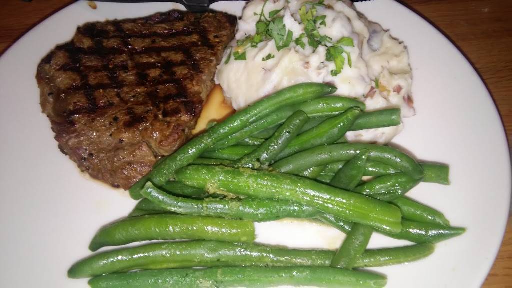 Applebees Grill + Bar | restaurant | 673 Gravois Bluffs Blvd, Fenton, MO 63026, USA | 6363051735 OR +1 636-305-1735