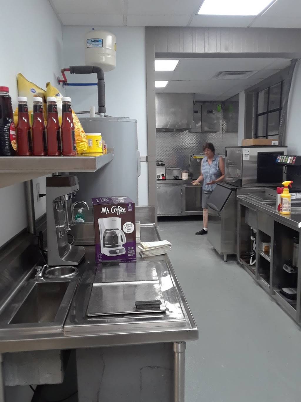 Mona Lisas Restaurant | restaurant | 12 S High St, Mowrystown, OH 45155, USA | 9374423333 OR +1 937-442-3333