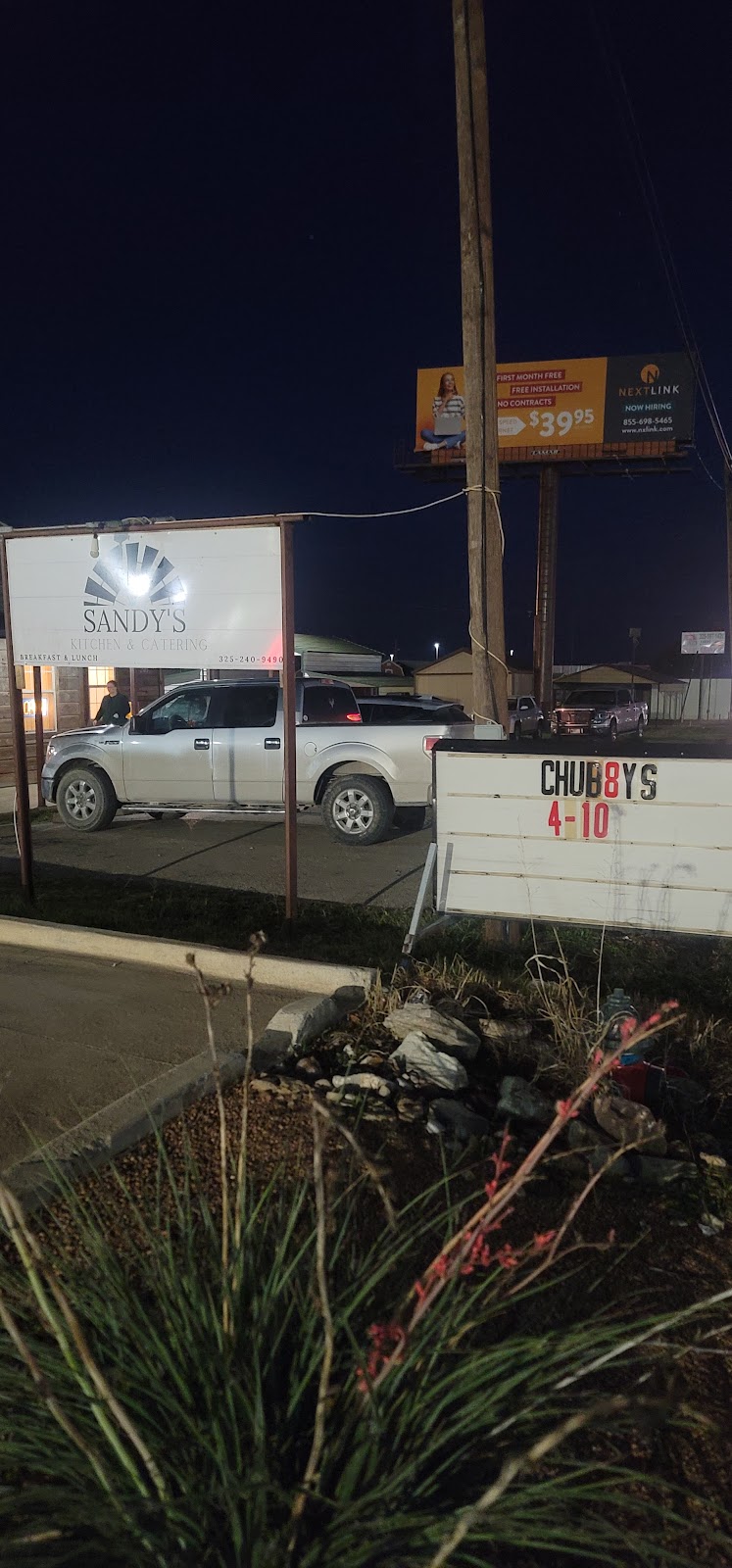 Chubbys | restaurant | 2105 S Bridge St, Brady, TX 76825, USA | 3252409490 OR +1 325-240-9490