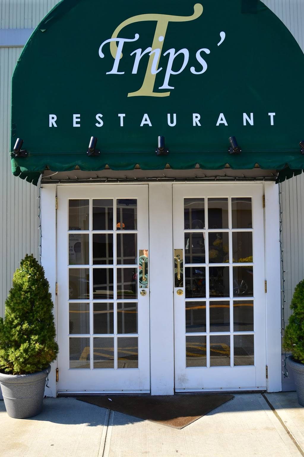 Trips Restaurant | restaurant | 348 Hope St, Stamford, CT 06906, USA | 2033242600 OR +1 203-324-2600