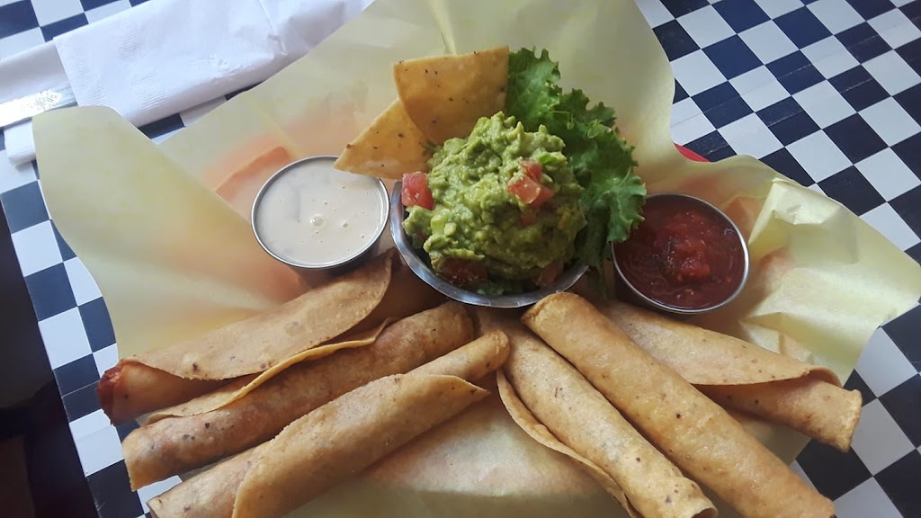 My Tias Café | restaurant | 107 NM-378, Cerro, NM 87519, USA | 5755862203 OR +1 575-586-2203