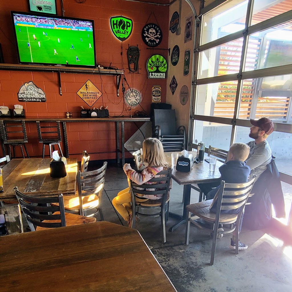 The Growler Guys | restaurant | 345 Lithia Way, Ashland, OR 97520, USA | 5417080827 OR +1 541-708-0827