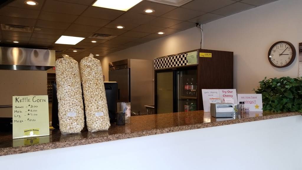 Salvatos Pizza | restaurant | 1632 E Prospect Rd, Ashtabula, OH 44004, USA | 4409986477 OR +1 440-998-6477