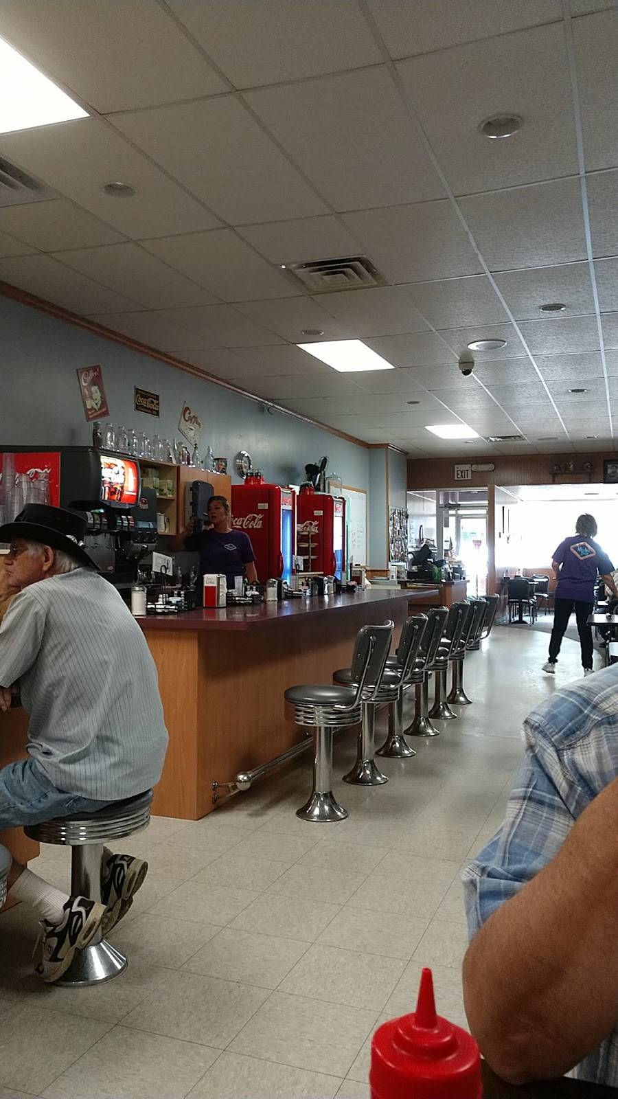 Mindys Diner | restaurant | 221 W 3rd St, Dover, OH 44622, USA | 3303646800 OR +1 330-364-6800