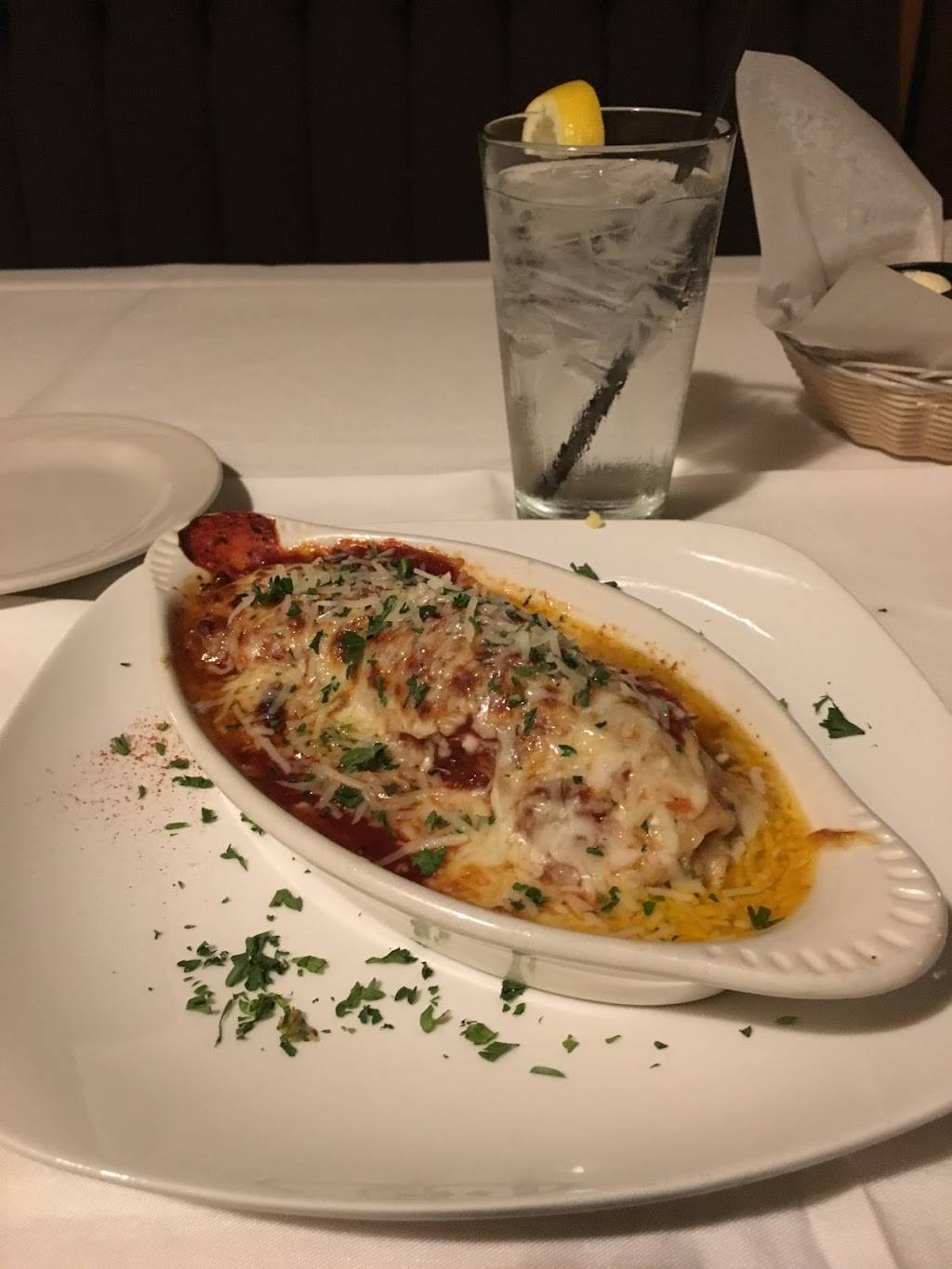 Lonzerottis Italian Restaurant | restaurant | 600 E State St, Jacksonville, IL 62650, USA | 2172437151 OR +1 217-243-7151