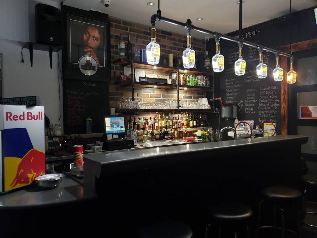 Georges eatery + bar inc | restaurant | 1988 Eglinton Ave W, Toronto, ON M9E 2J9, Canada | 4167849091 OR +1 416-784-9091