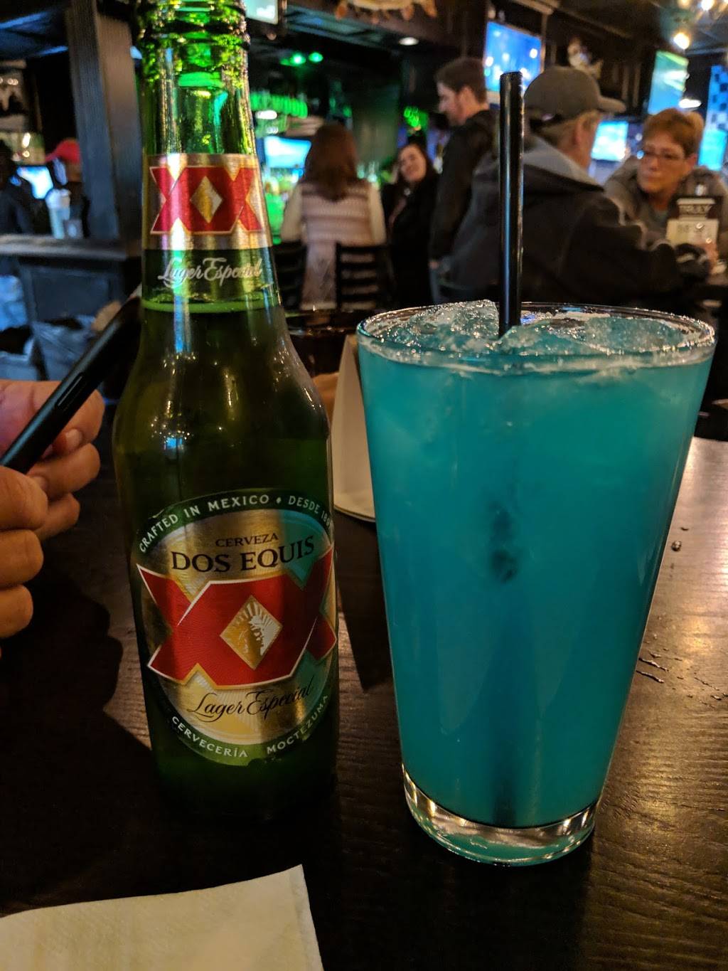 Lakewood Local | restaurant | 811 NE Lakewood Blvd, Lees Summit, MO 64064, USA | 8163817165 OR +1 816-381-7165