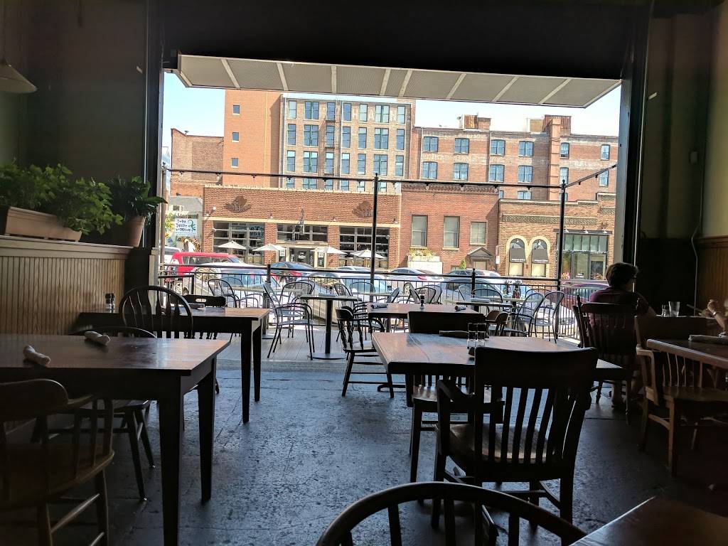 Jackson Street Tavern | restaurant | 1125 Jackson St, Omaha, NE 68102, USA | 4029915637 OR +1 402-991-5637