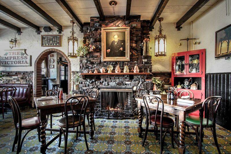 Ye Olde Kings Head | restaurant | 116 Santa Monica Blvd, Santa Monica, CA 90401, USA | 3104511402 OR +1 310-451-1402