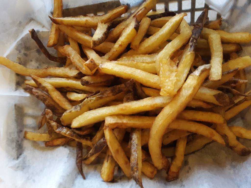 Boardwalk Fries & Burgers | restaurant | 3611 Washington Blvd #104, Halethorpe, MD 21227, USA | 4102420040 OR +1 410-242-0040