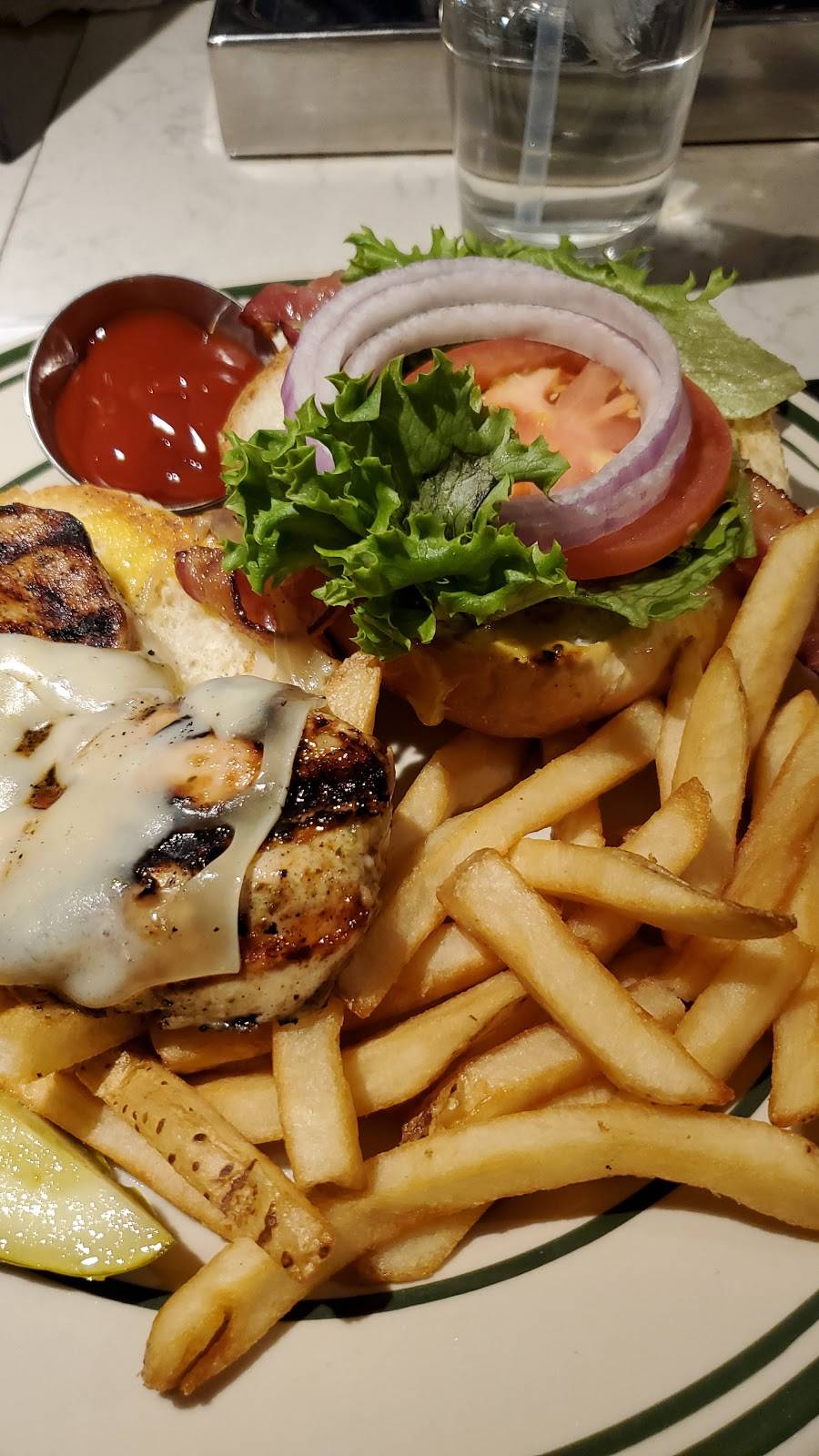 Denver ChopHouse - Denver International Airport | restaurant | 8500 Peña Blvd A, Denver, CO 80249, USA | 3033426902 OR +1 303-342-6902