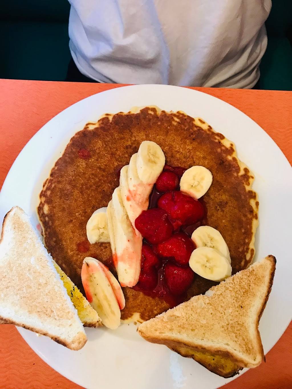 Tiffanys | restaurant | 35000 US Hwy 19 N, Palm Harbor, FL 34684, USA | 7277859530 OR +1 727-785-9530