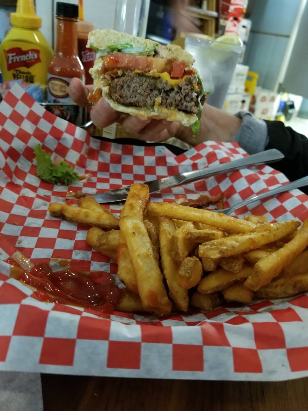 Pelicans Reef | restaurant | 7261 Beechmont Ave, Cincinnati, OH 45230, USA | 5132322526 OR +1 513-232-2526