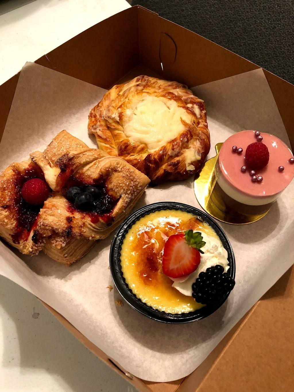 Eddies Bakery Cafe | bakery | 7089 N Cedar Ave, Fresno, CA 93720, USA | 5593230900 OR +1 559-323-0900