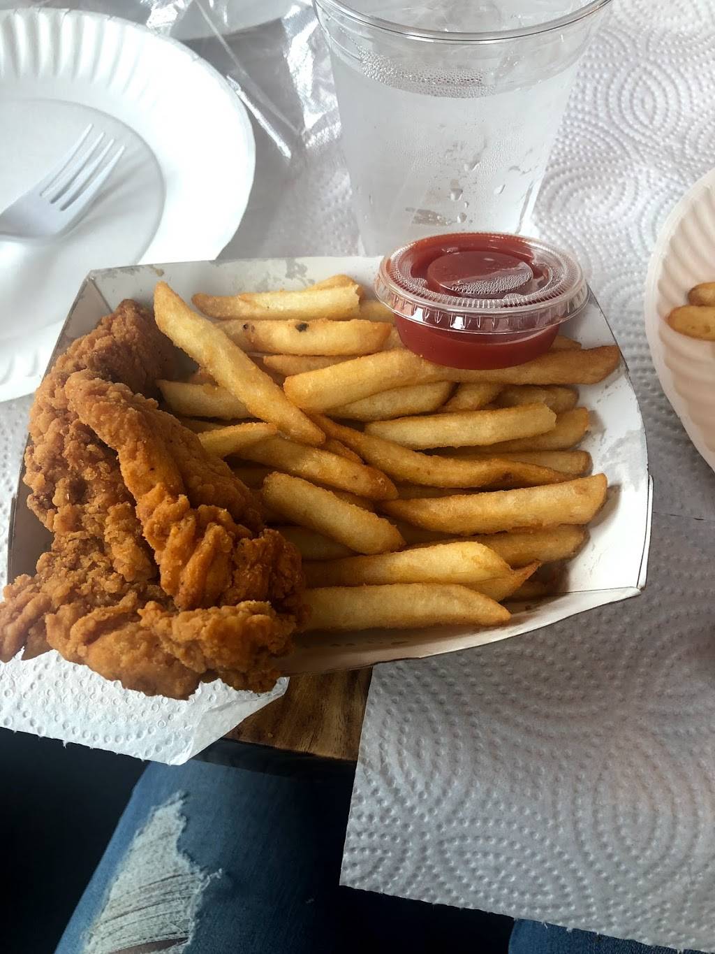 The King Crab Shack | restaurant | 1330 E Brady St, Milwaukee, WI 53202, USA | 4142104287 OR +1 414-210-4287