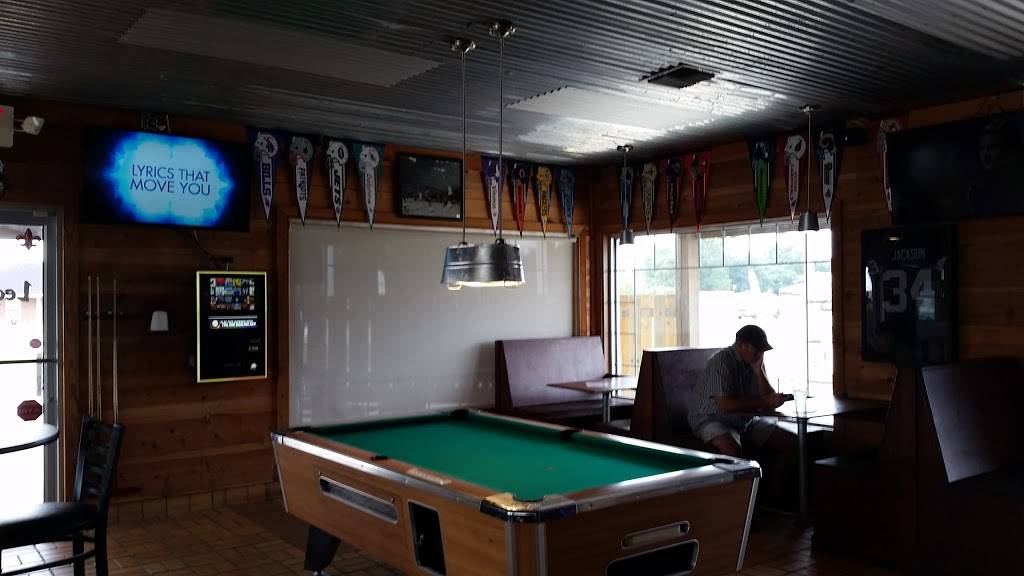 Legends Pinhook | restaurant | 3439 W Pinhook Rd, Lafayette, LA 70508, USA | 3374563861 OR +1 337-456-3861