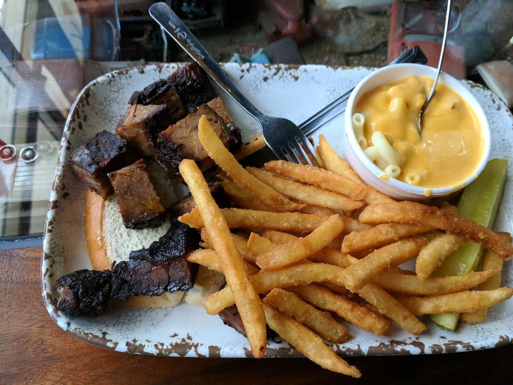 A Little BBQ Joint | restaurant | 1101 W US Hwy 24, Independence, MO 64050, USA | 8162522275 OR +1 816-252-2275