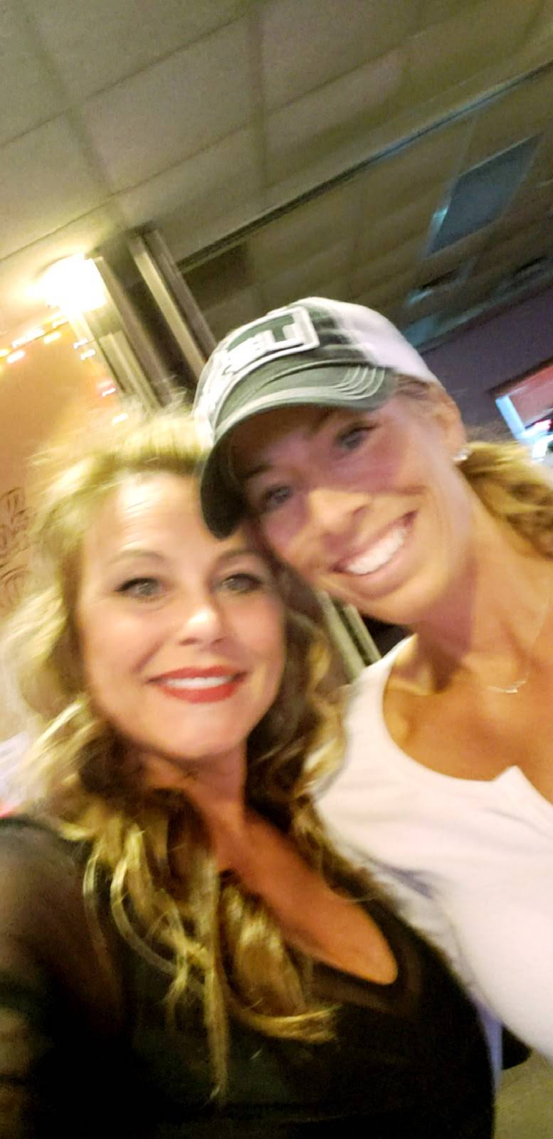 Caseys Pub | restaurant | 2200 Meadowbrook Rd, Springfield, IL 62711, USA | 2172417101 OR +1 217-241-7101