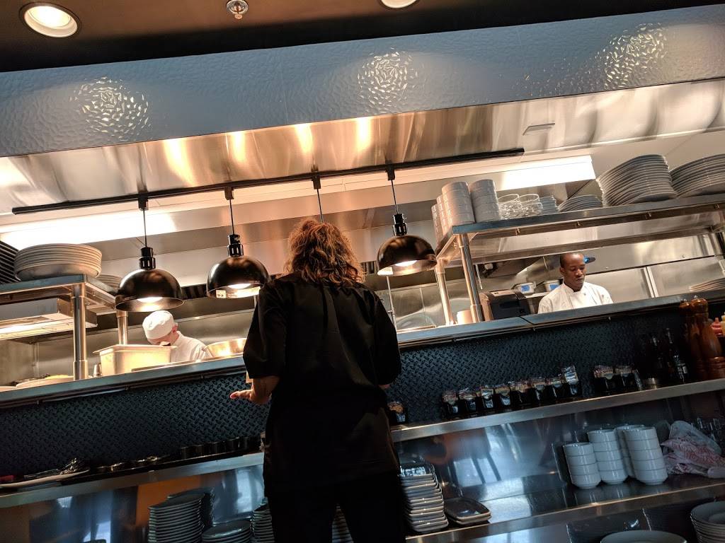 Bernies | restaurant | 2825 S Main St, Kennesaw, GA 30144, USA | 7706272297 OR +1 770-627-2297