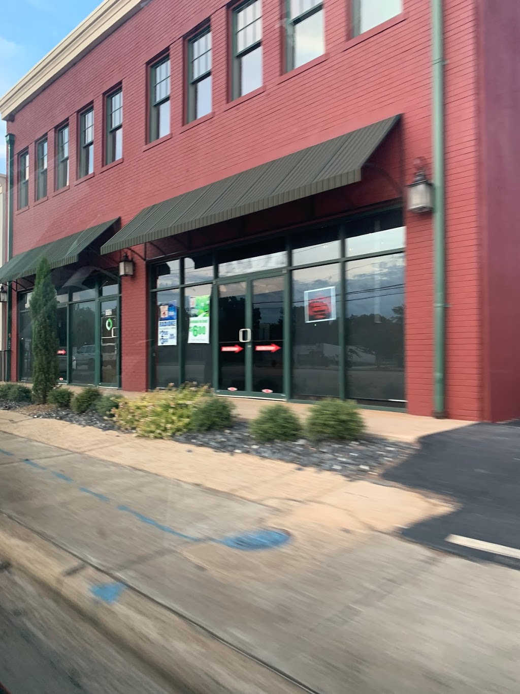 The Radio Room | restaurant | 110 Poinsett Hwy, Greenville, SC 29609, USA | 8646094441 OR +1 864-609-4441