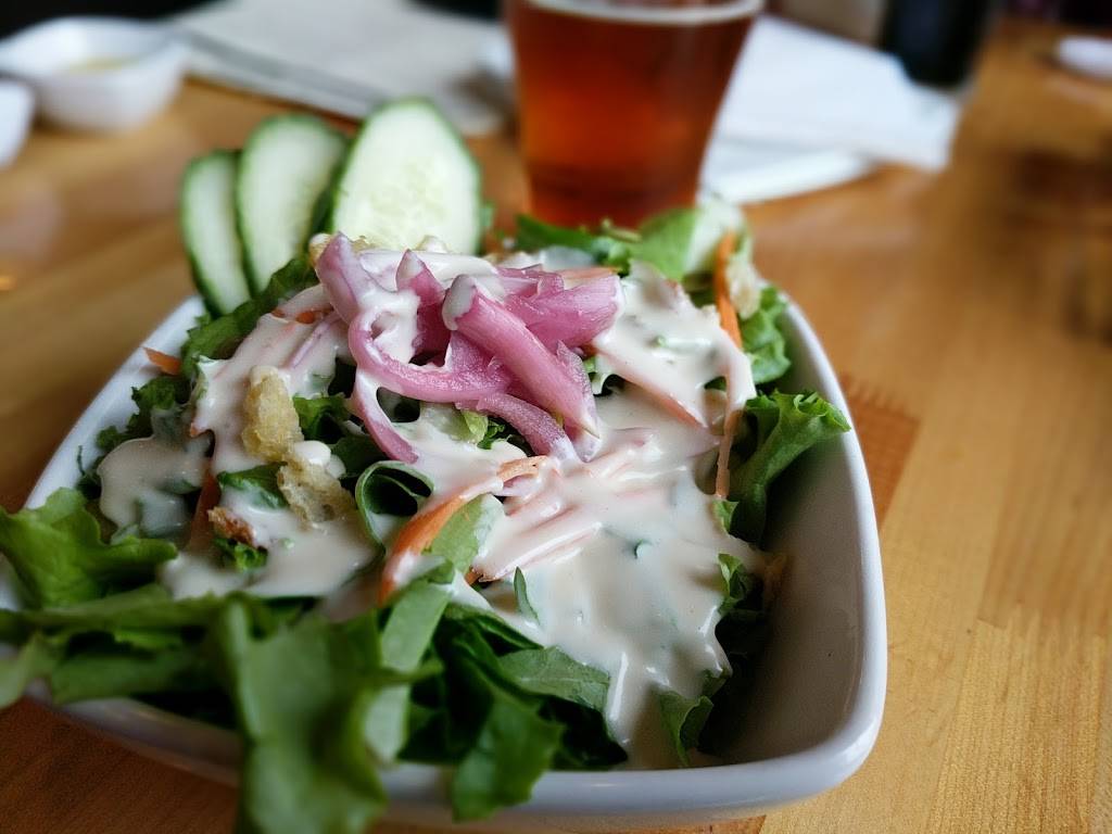 The Quarter Barrel Arcade & Brewery | restaurant | 616 2nd Ave SE, Cedar Rapids, IA 52401, USA | 3192004140 OR +1 319-200-4140