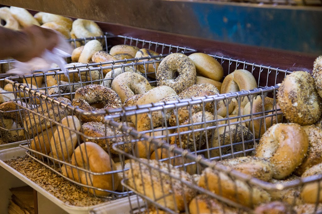 Bagel Mentch | bakery | 176 Middle Neck Rd, Great Neck, NY 11021, USA | 5164872243 OR +1 516-487-2243