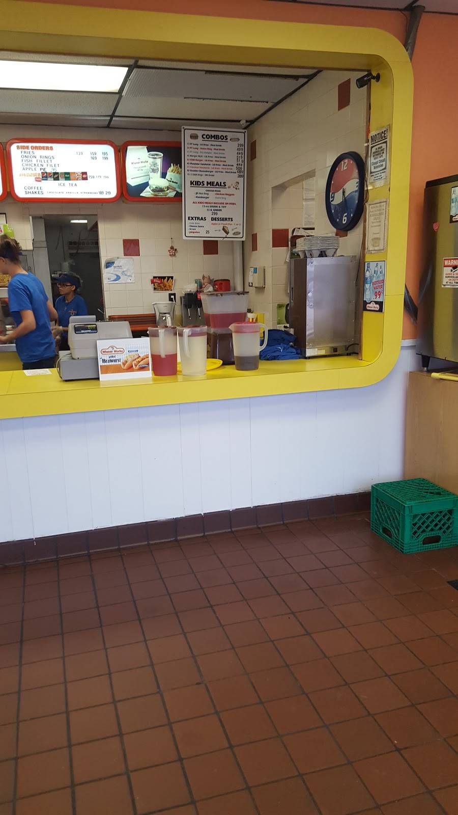 Wiener Works | restaurant | 3402 Raeford Rd, Fayetteville, NC 28303, USA | 9104843638 OR +1 910-484-3638