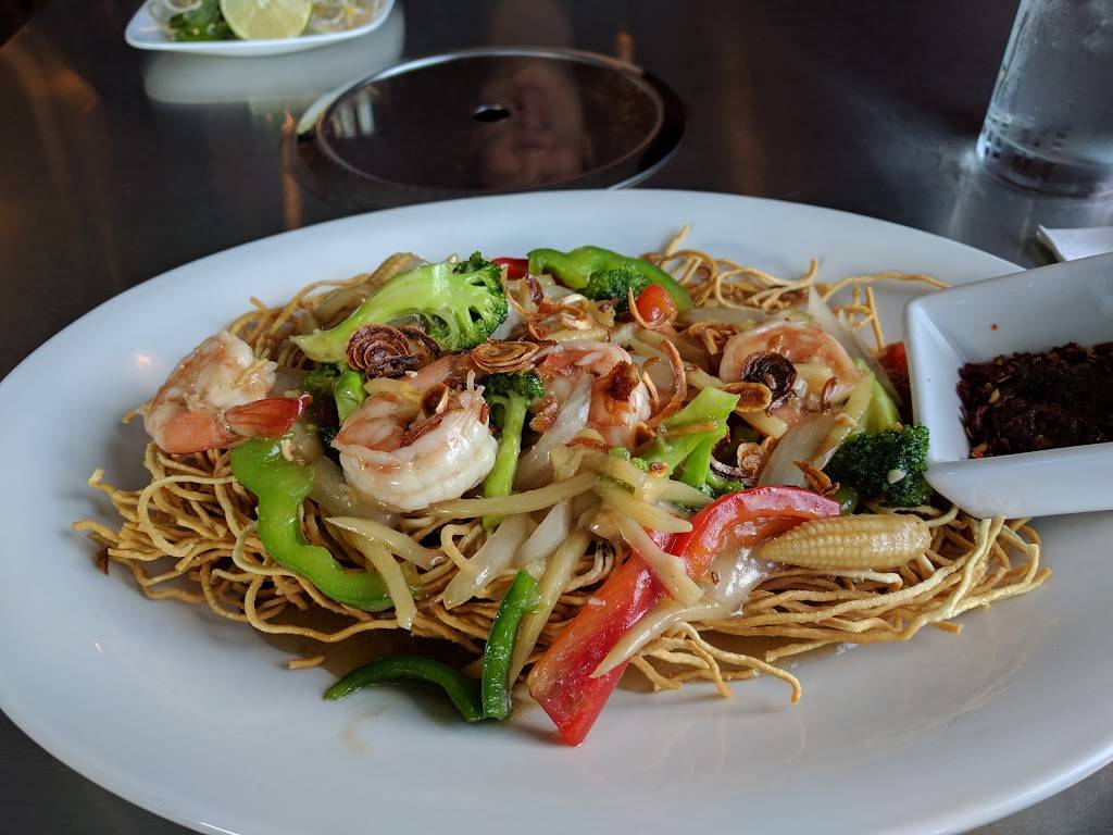 Phovana | restaurant | 1574 Eggert Rd, Buffalo, NY 14226, USA | 7168333632 OR +1 716-833-3632