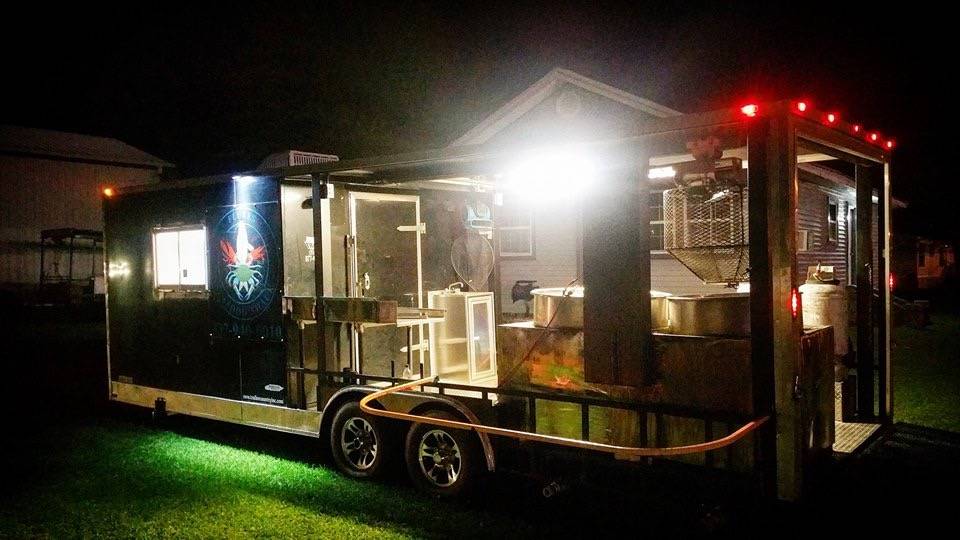 Flukes Seafood Shack | restaurant | 79 Choctaw St, Charenton, LA 70523, USA | 3379400010 OR +1 337-940-0010