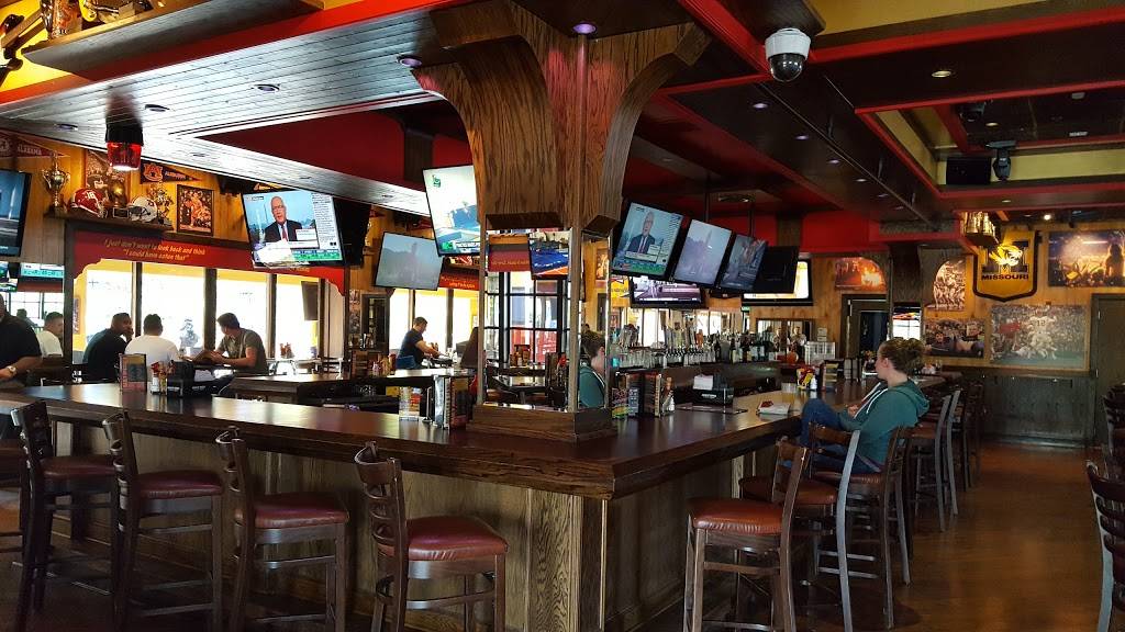 Alumni Club | restaurant | 1540 N Roselle Rd, Schaumburg, IL 60195, USA | 8475197555 OR +1 847-519-7555