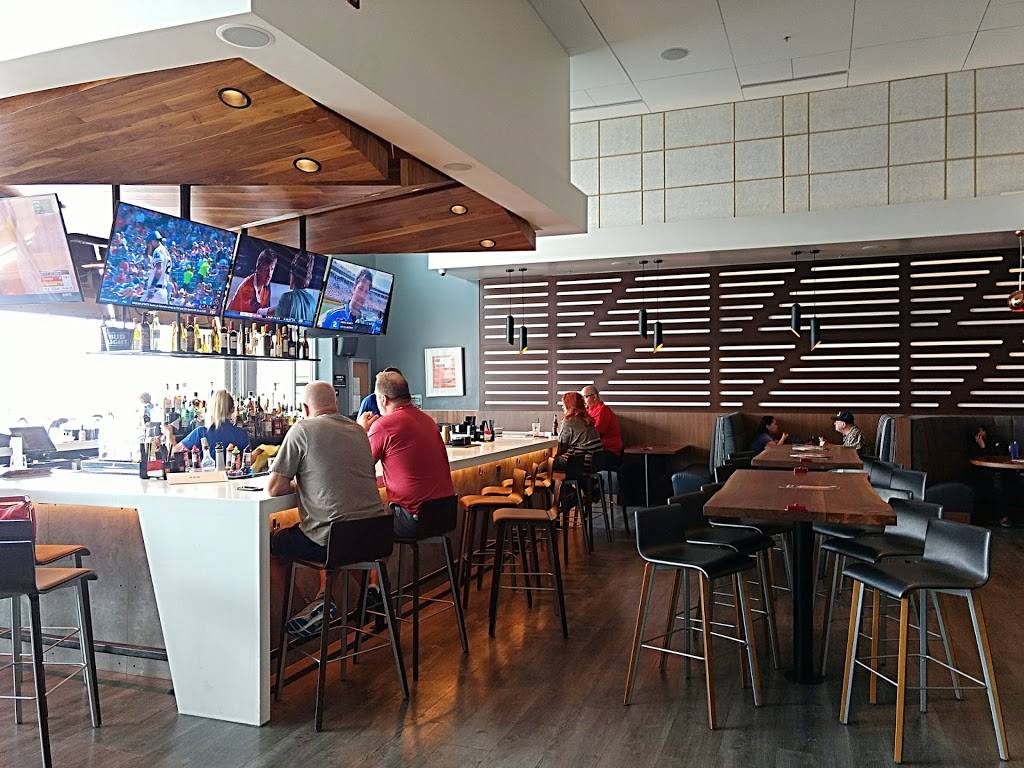 Studio Movie Grill | restaurant | 2733 Calloway Dr, Bakersfield, CA 93312, USA | 6615352292 OR +1 661-535-2292