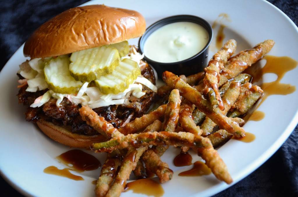 2 Dogs Pub | restaurant | 1705 S 1st Ave, Iowa City, IA 52240, USA | 3193379047 OR +1 319-337-9047