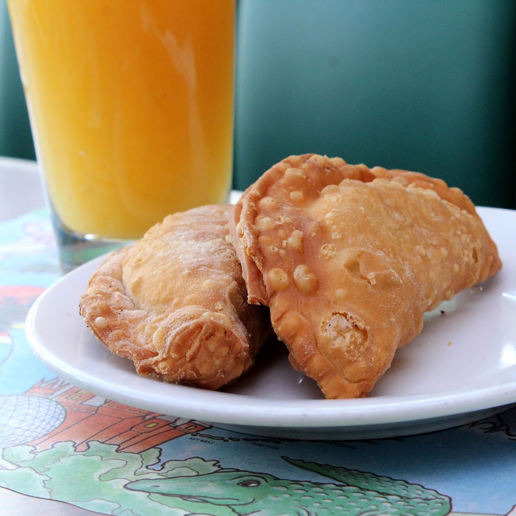 El Tropico Restaurant | cafe | 8391 NW 12th St, Miami, FL 33126, USA | 3054776222 OR +1 305-477-6222