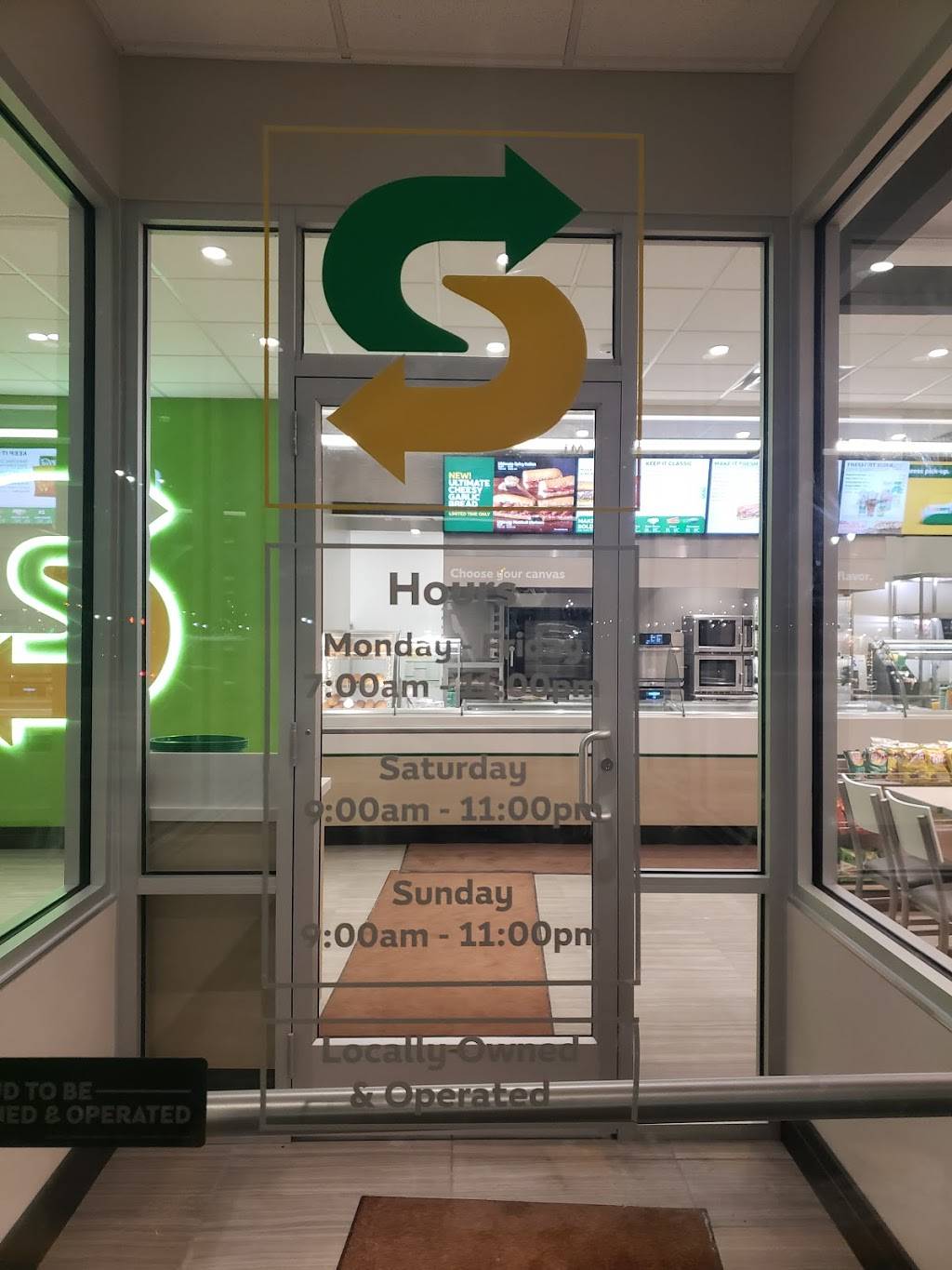 Subway Restaurants | restaurant | 615 Belknap St, Superior, WI 54880, USA | 7153943323 OR +1 715-394-3323